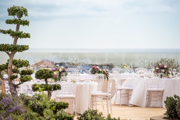 Book your wedding day in GF VICTORIA